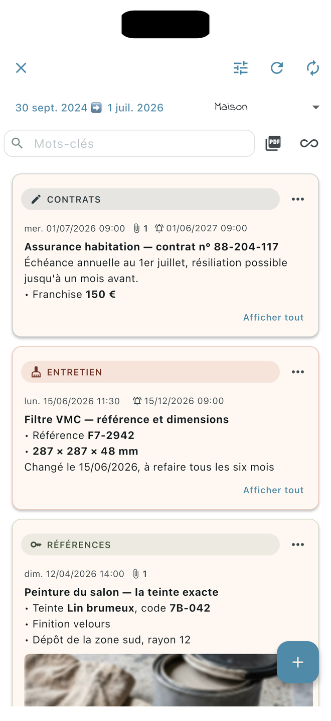 Carnet « Maison » : l’échéance d’une assurance habitation, la référence et les dimensions du filtre de VMC, et la teinte exacte de la peinture du salon avec son code, photo à l’appui.
