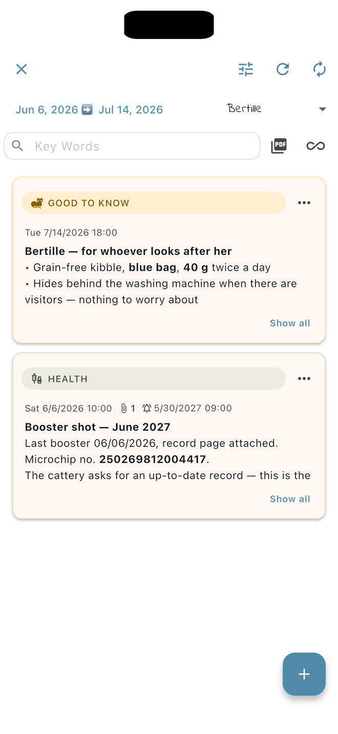 Notizbuch „Bertille“: Marke und Menge des Trockenfutters für die Person, die die Katze betreut, und eine datierte Impferinnerung mit dem Impfpass als Anhang. Die App wird hier auf Englisch gezeigt.
